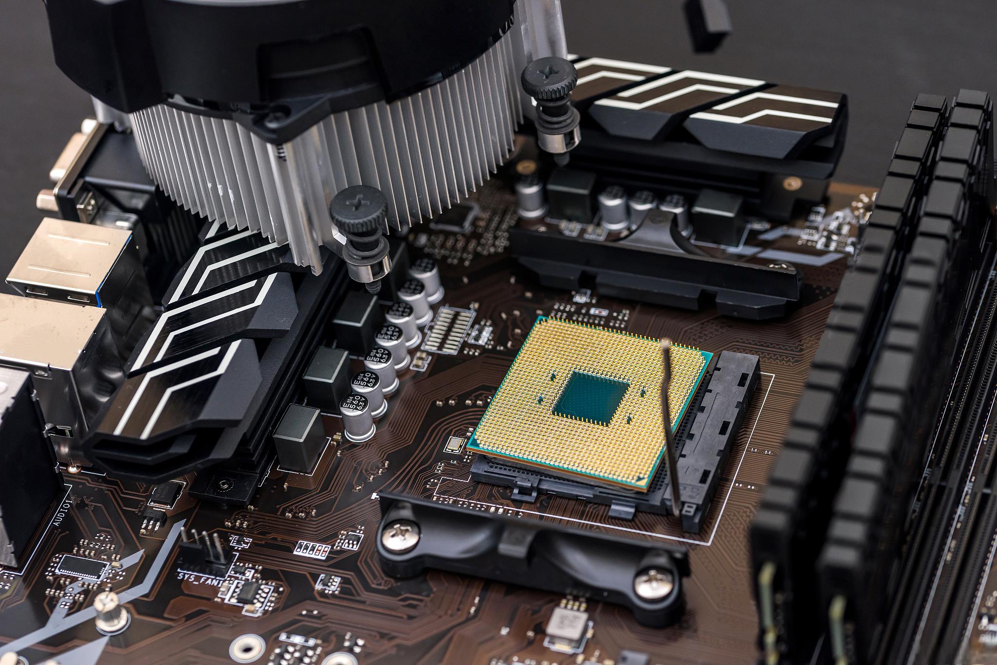 笔记本更换独立显卡步骤 笔记本更换独立显卡需要一定的专业知识和