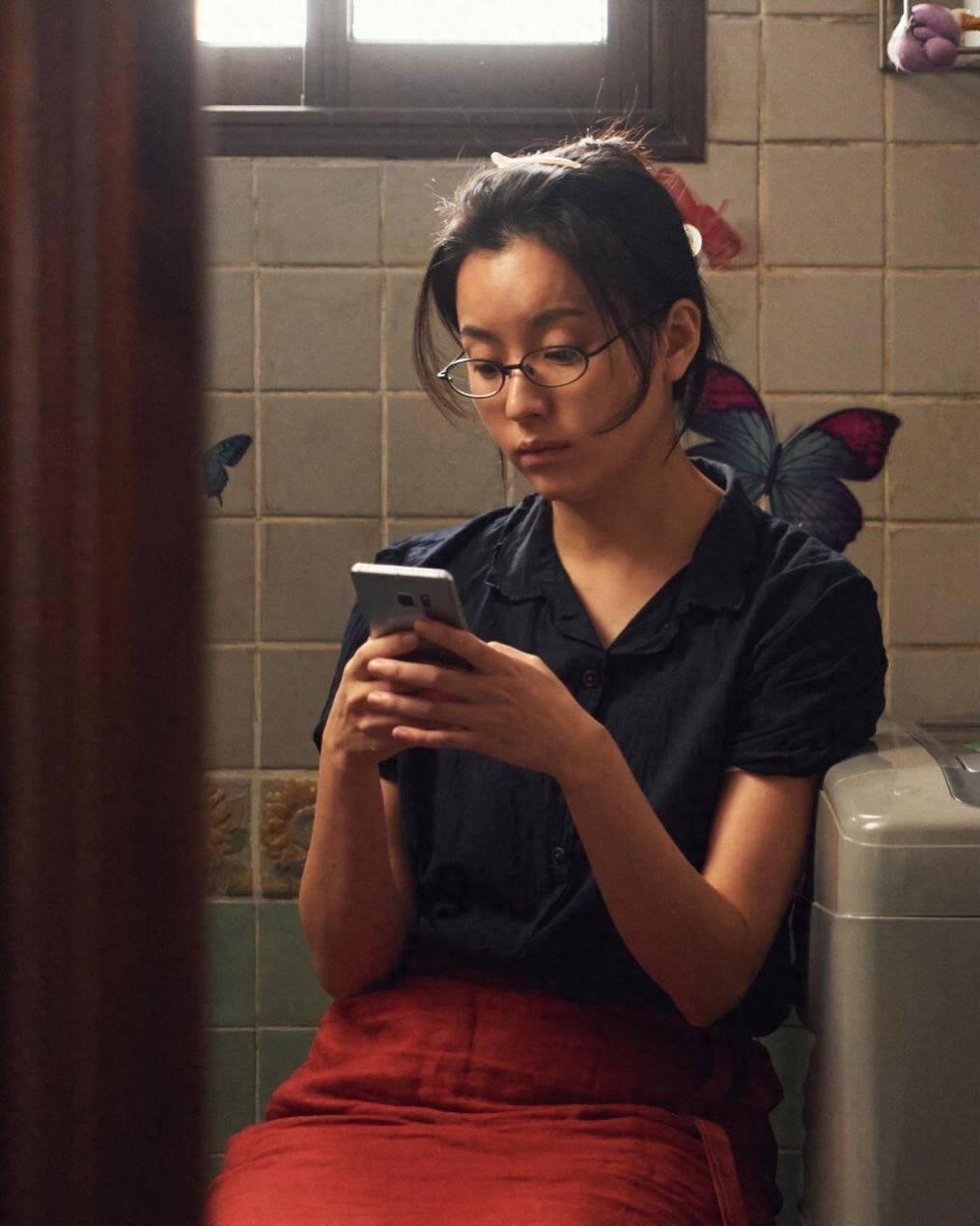 韩孝周:依然掩盖不了天生丽质 韩孝周在《超异能族》中扮演的李美贤