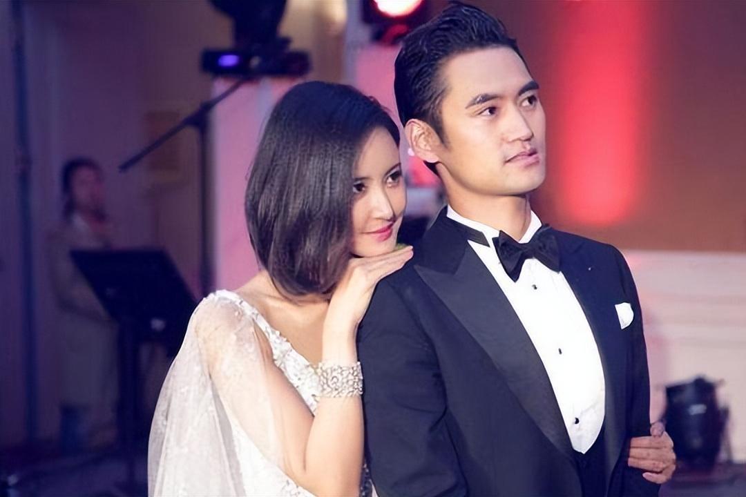 演员任重结婚的消息传遍了整个网络,网友也纷纷评论:绝配!