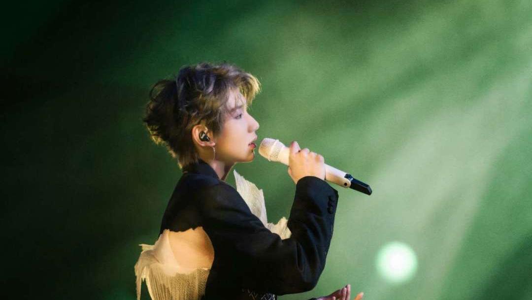 王源:拾光 王源出道十周年,十年拾光,从重庆走向世界,由青涩稚嫩到