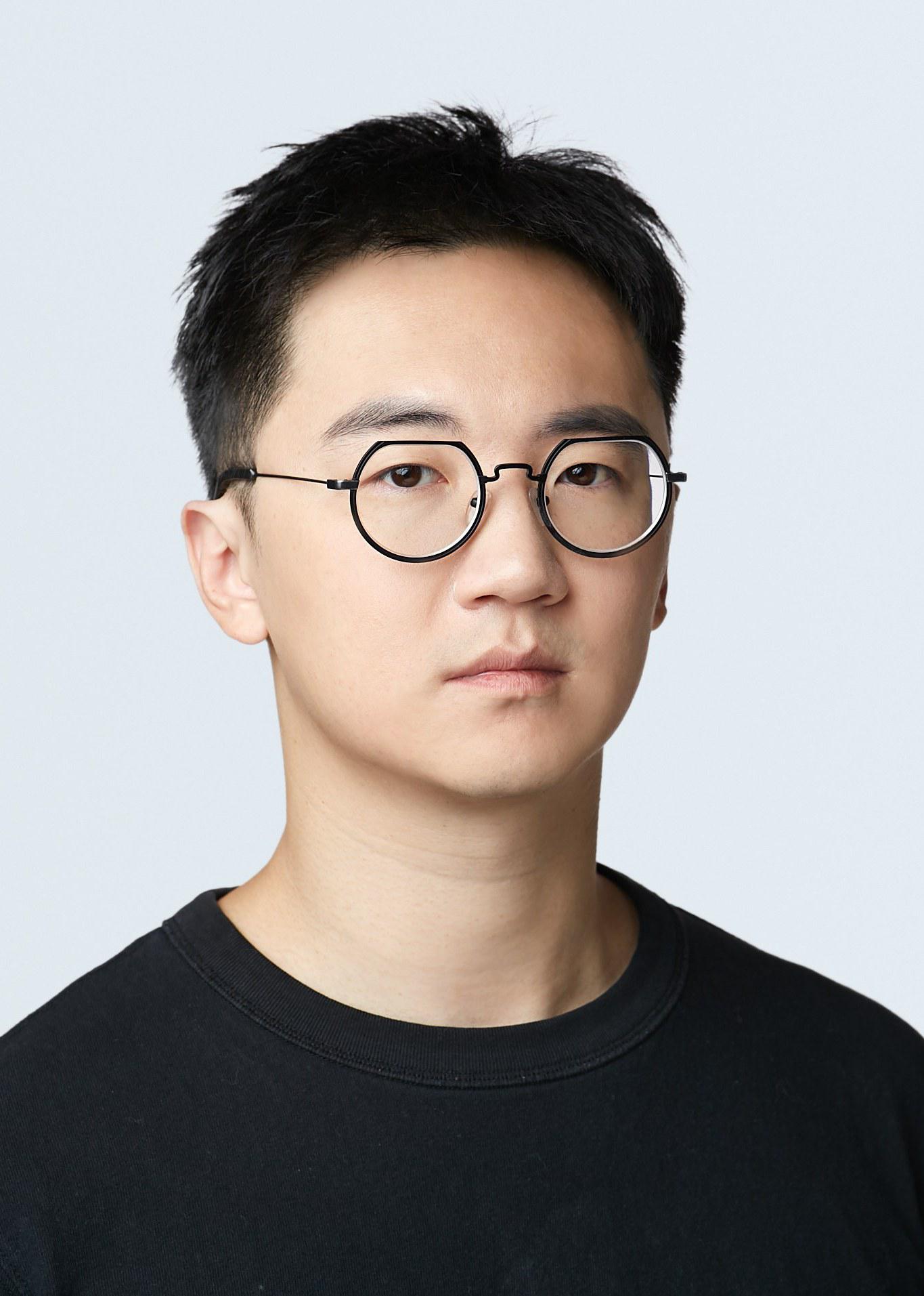 李漠:3年3部8分以上现代剧 近日由蔡文静和韩东君主演的电视剧《装腔