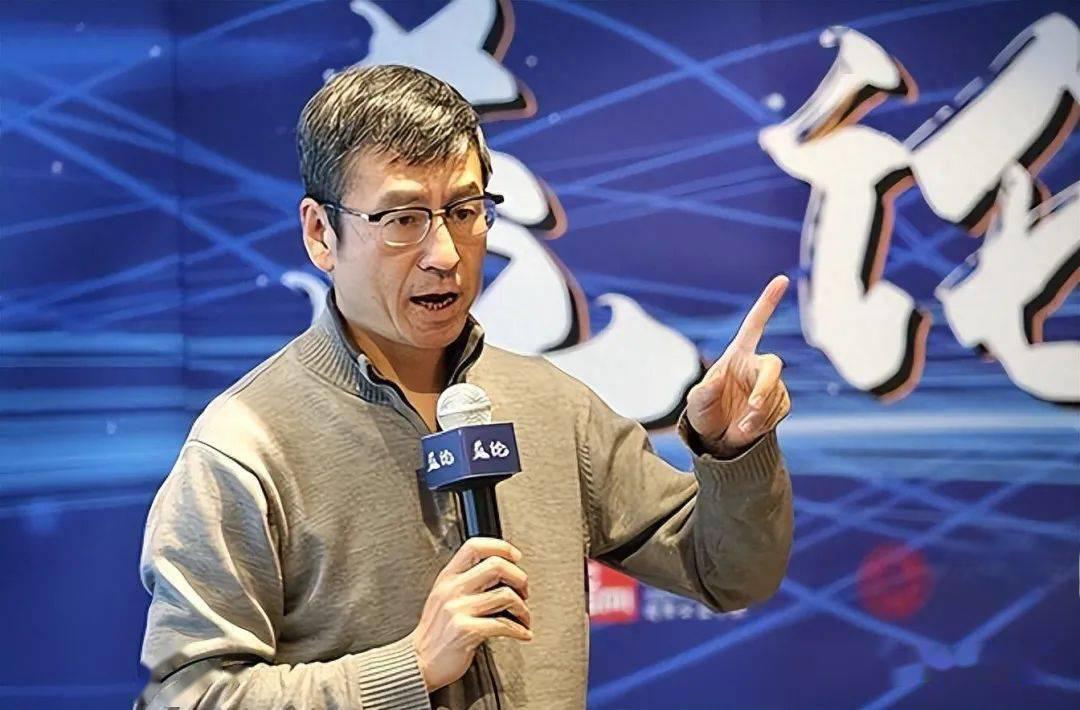 白岩松:新闻人的信仰 白岩松是一位勇敢的新闻人,他用他的行动为新闻