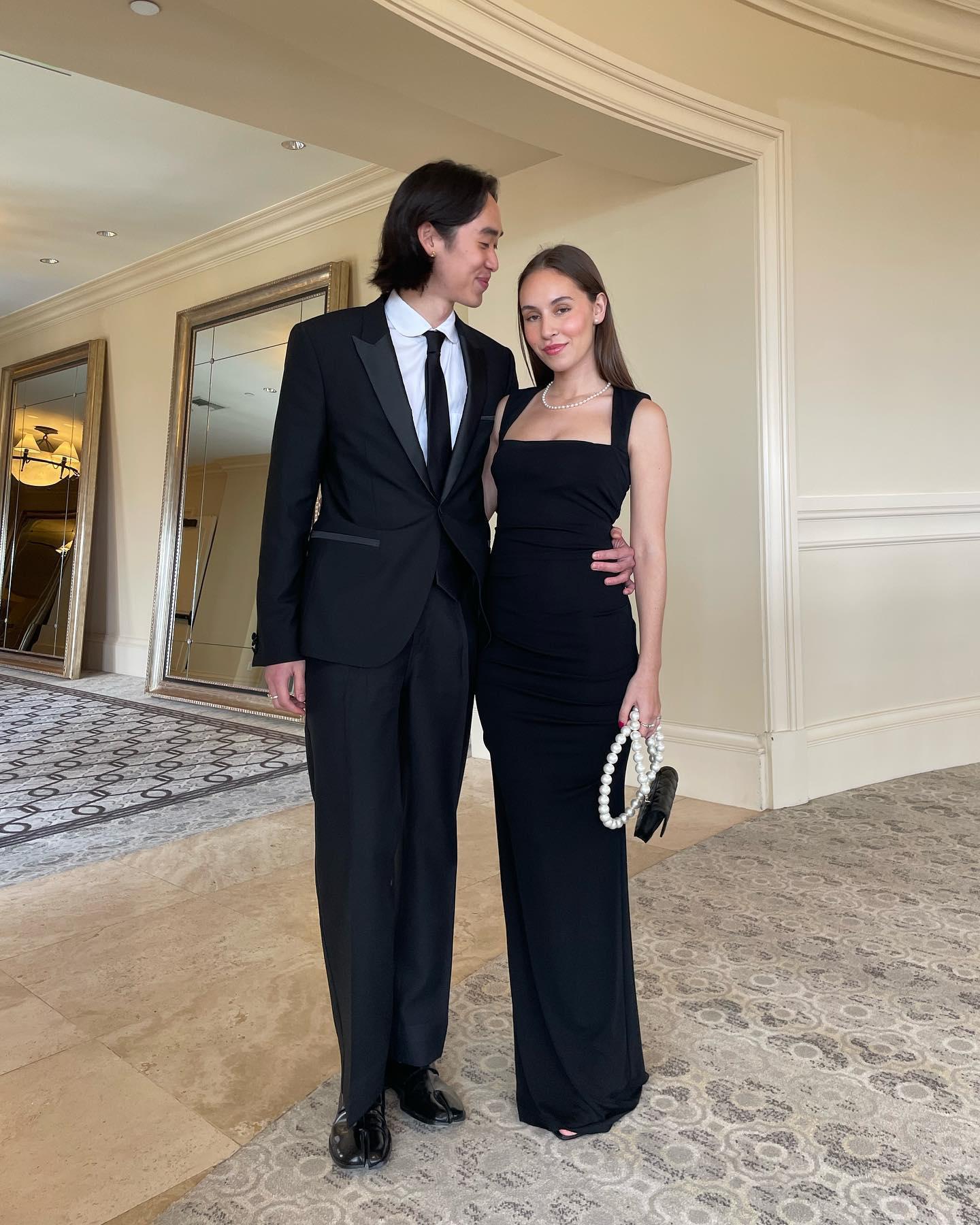 林子濠女友长得不错,穿衣打扮非常多变,时而性感火辣,时而中性时尚