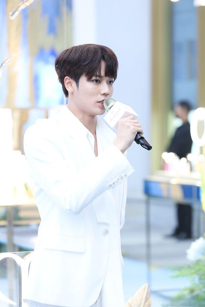 林彦俊陷舆论风波 林彦俊被女友千不二子爆料嫖娼,对待女友冷漠无情