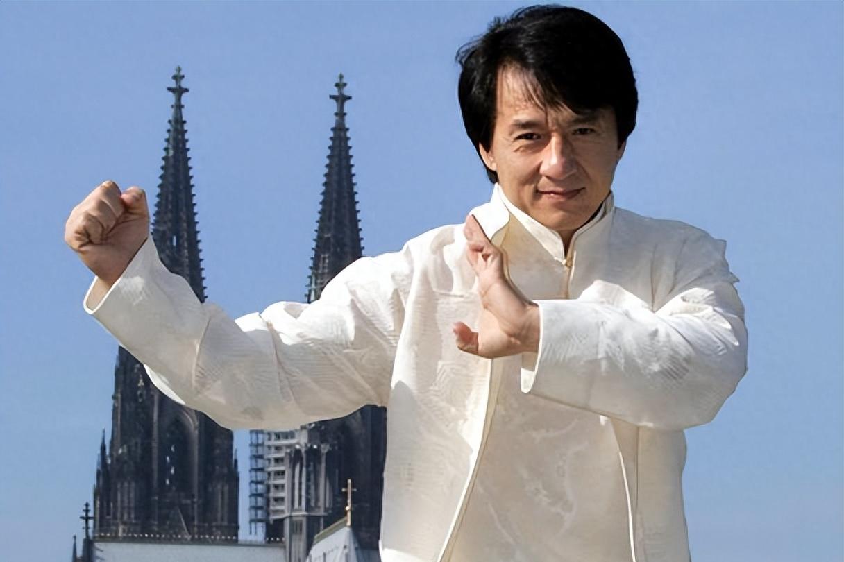 拒改国籍的十位明星 张铁林,刘亦菲等明星的国籍问题备受关注,但成龙