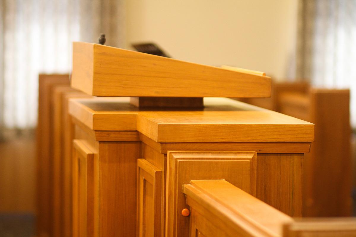 你知道吗?泡桐木家具的优点让人惊叹,但也有一些缺点需要注意.