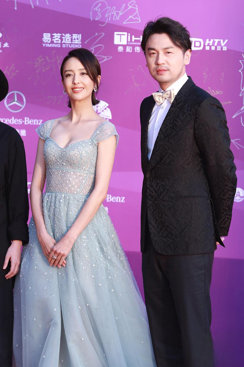 雷佳音佟丽娅疑双出轨?