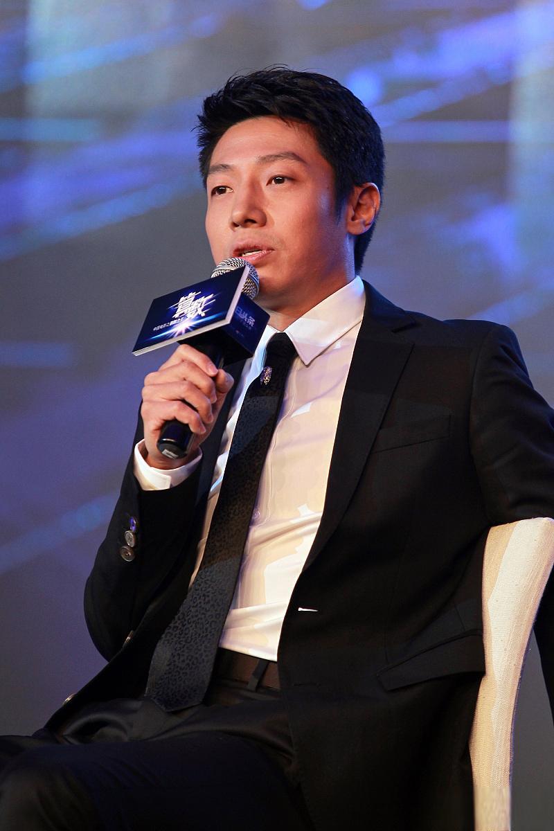 撒贝宁的原名 撒贝宁原名撒播,是父亲对农业丰收的期盼之下取的名字