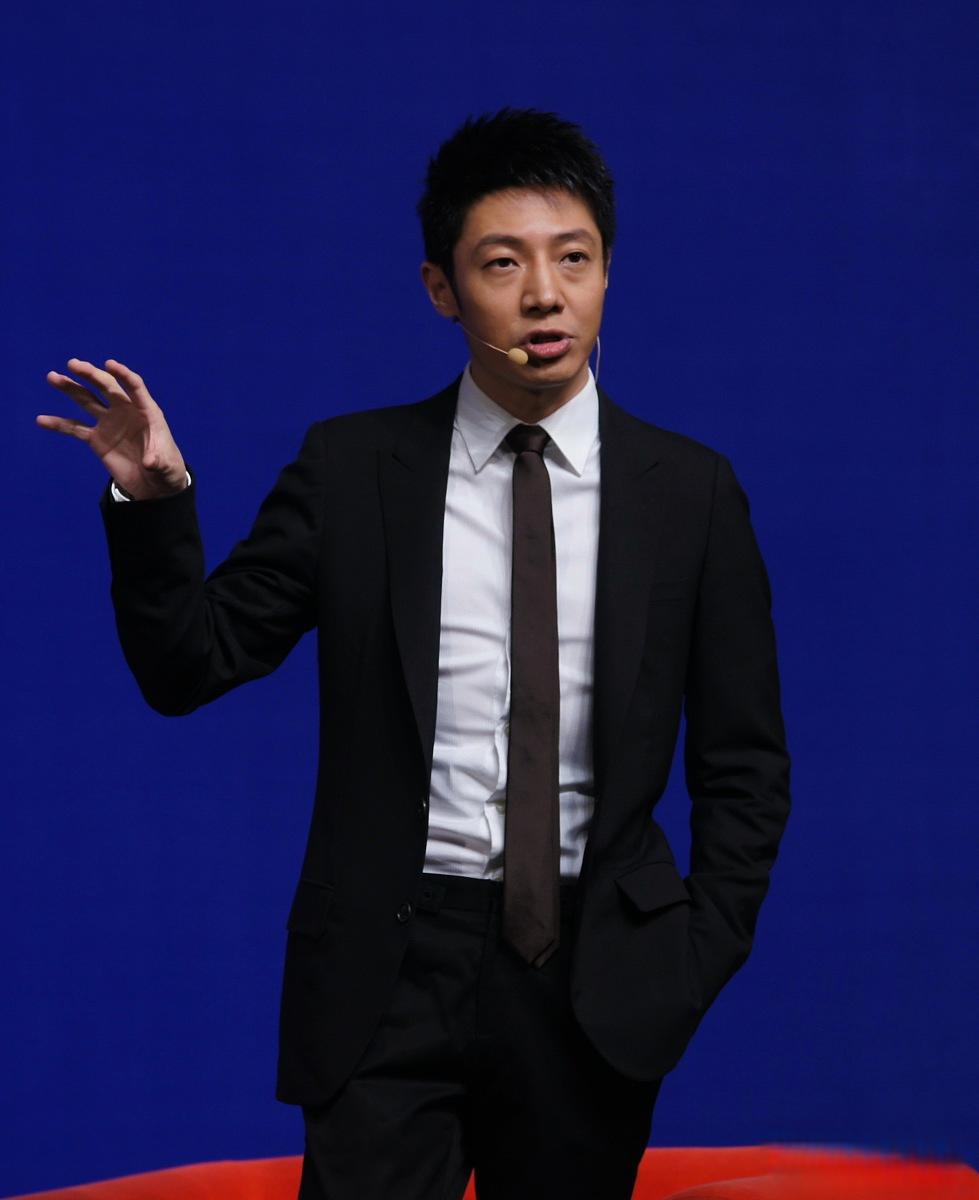 撒贝宁的原名 撒贝宁原名撒播,是父亲对农业丰收的期盼之下取的名字