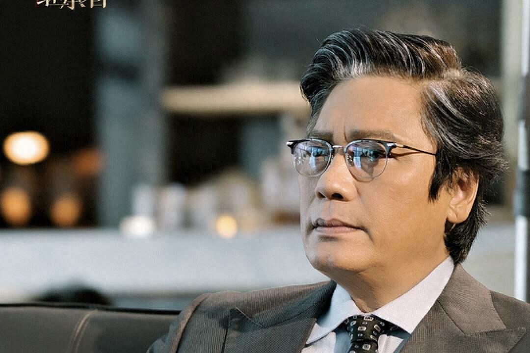 60岁罕见返港,发量惊人被质疑戴假发 罗嘉良在新剧《家族荣耀之继承者