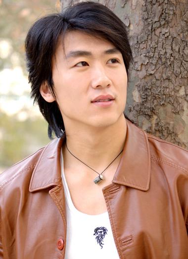 山东著名主持人张敏健宣布离职,与台里冲突大,养儿女钱少没房车仍
