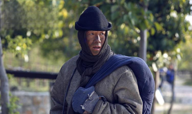 孙红雷演神枪手的电视剧 《二炮手》是由新丽传媒出品,康洪雷执导