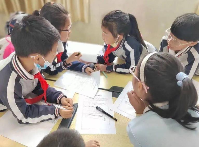 福建莆田二中学生坠亡事件 福建莆田二中发生一起学生坠亡事件,系意外