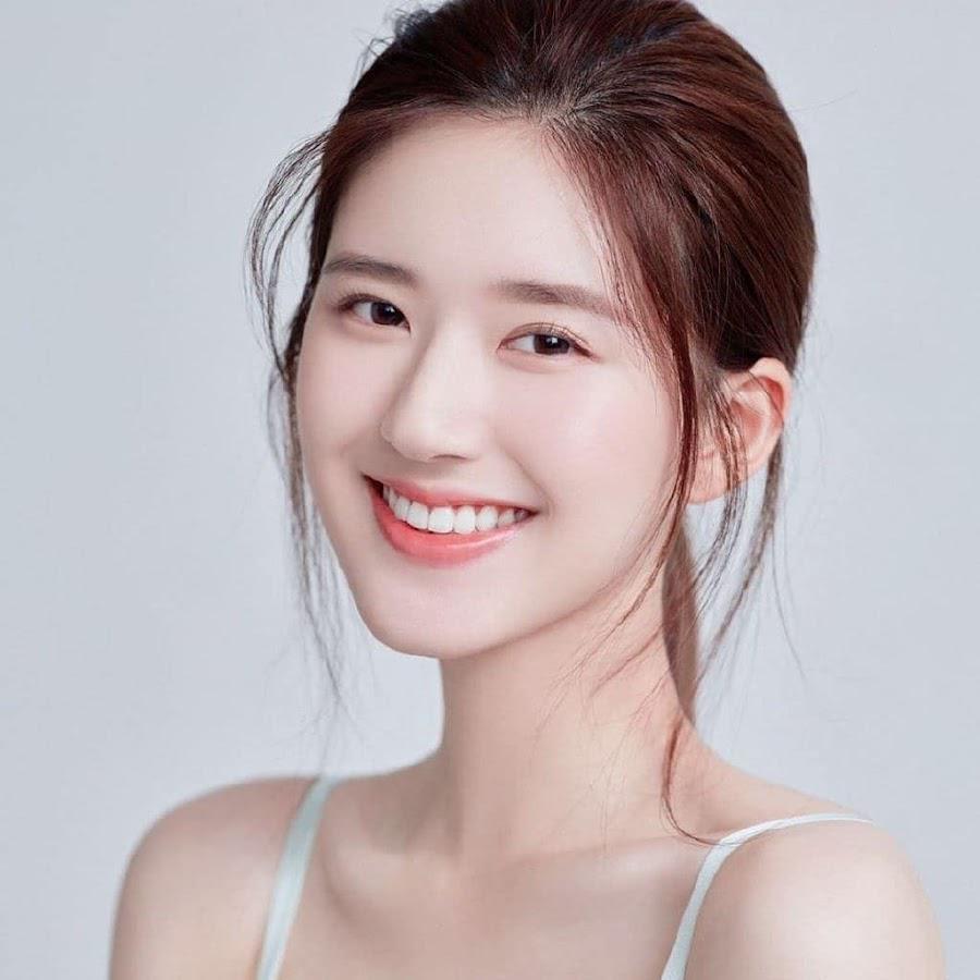 赵露思的出道之路 赵露思从网络红人到当今炙手可热的女演员,她的成功