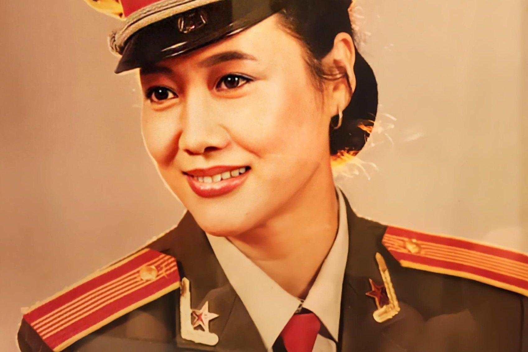 王丽云写给车晓的信,母爱满满 王丽云年轻时的戎装照片让人惊艳,她