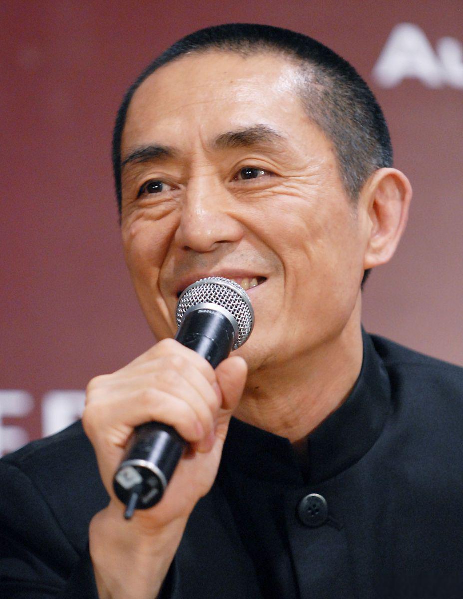 73岁张艺谋的"心眼子"太多 张艺谋在私下做了财产公证的行为已经被