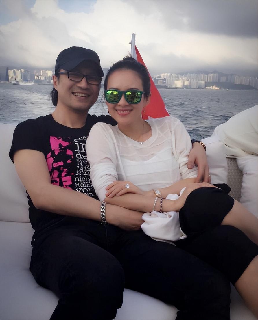 汪峰和子怡的情感经历 汪峰和章子怡的相识可以说就是一个巧合,一个是