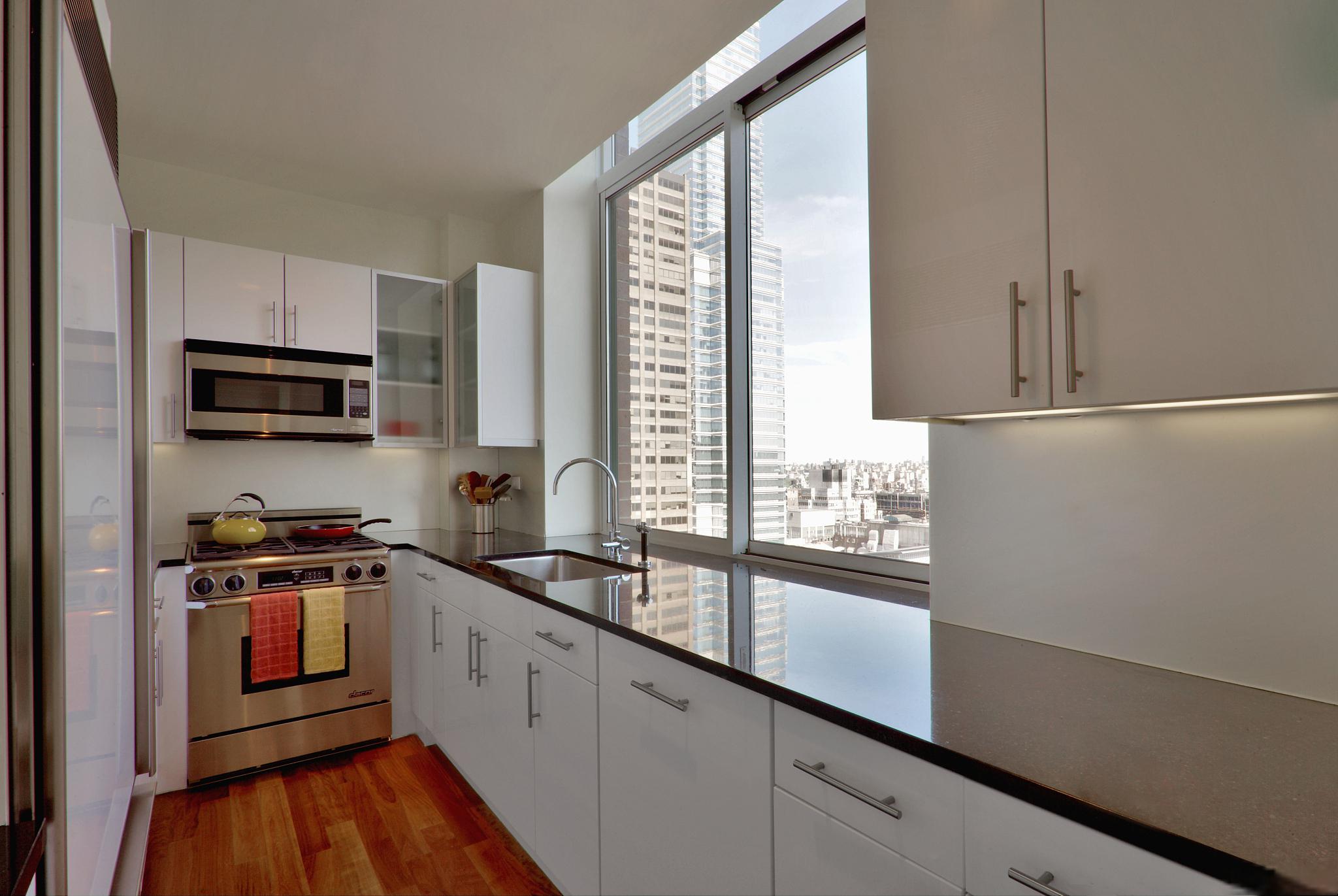 在将阳台改造成厨房之前,需要考虑到一些重要的因素.