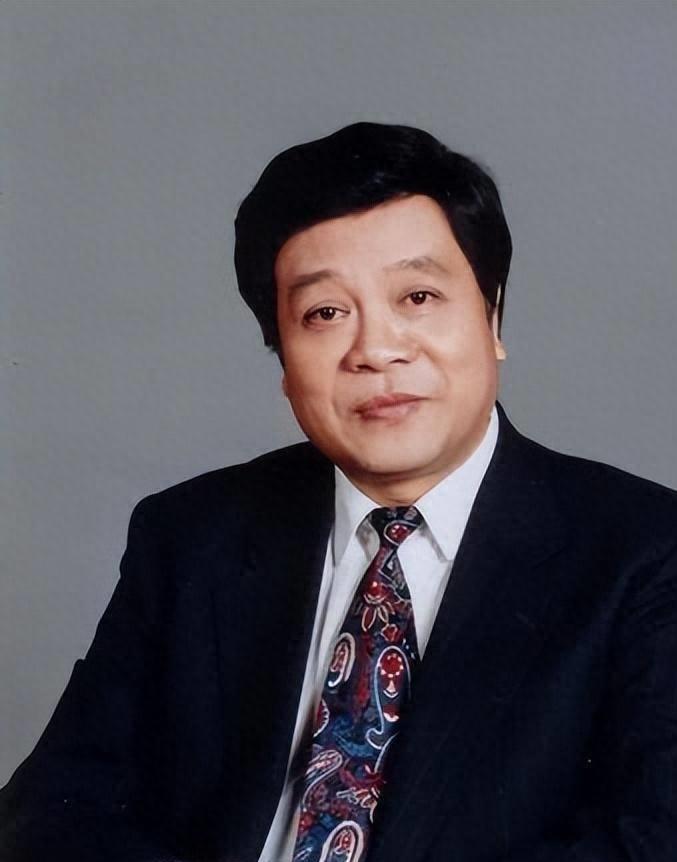赵忠祥:晚节不保的艺术家 赵忠祥是著名的主持人,播音员,配音员,画家