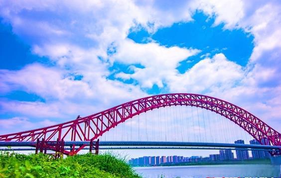 清水塘大桥:湘江最美桥梁 清水.@未来派旅行的动态