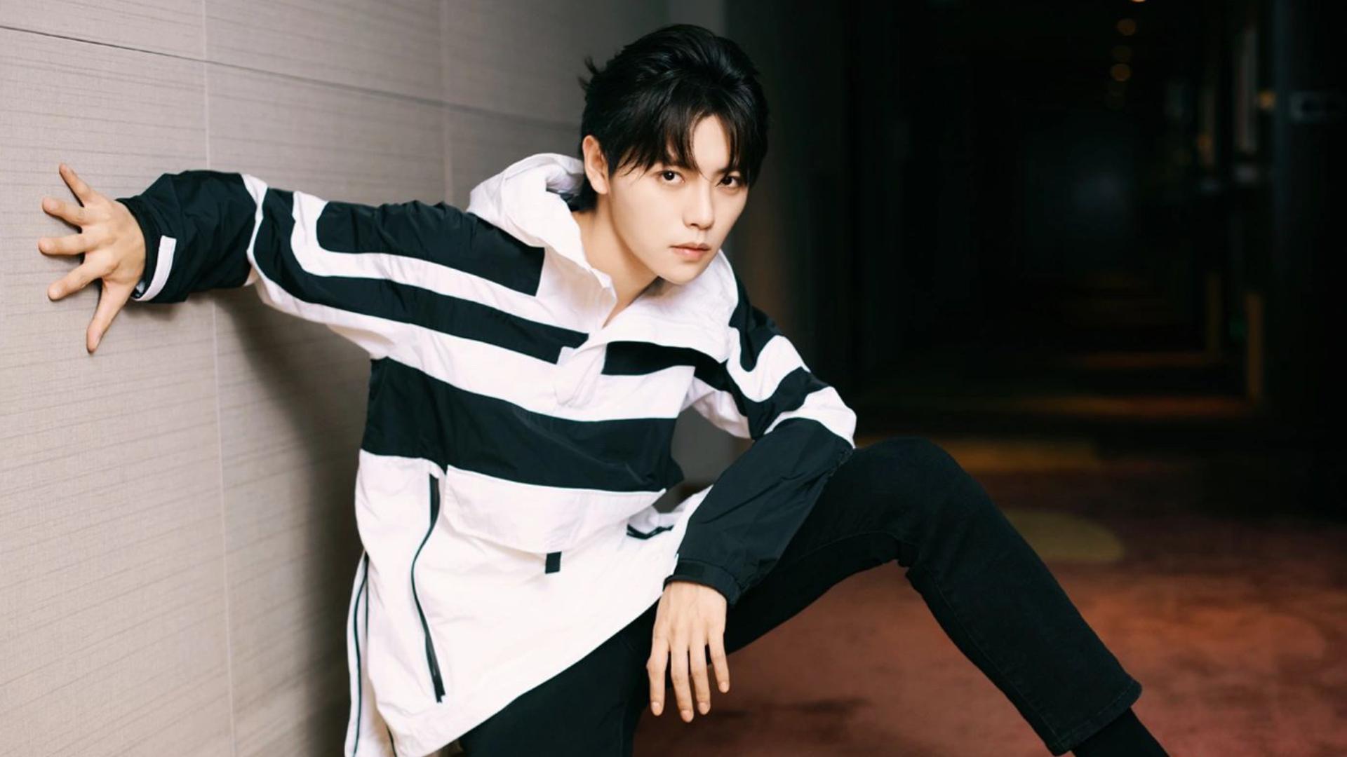 肖宇梁:一个普通舞蹈老师的演员梦 肖宇梁,1995年出生在甘肃的一个