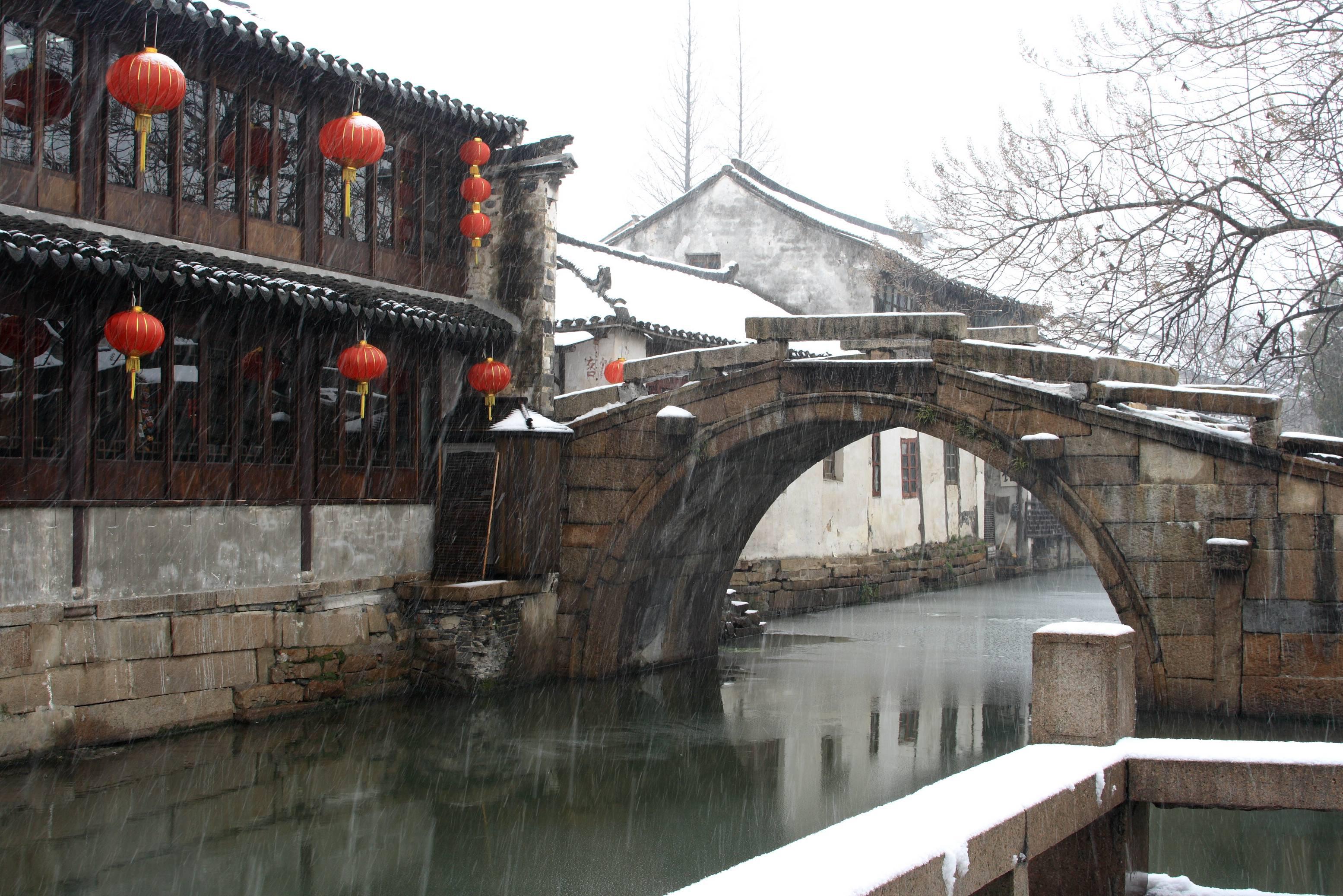 昆山周庄旅游攻略 周庄是中国江苏省昆山市的一座古镇,被誉为"东方