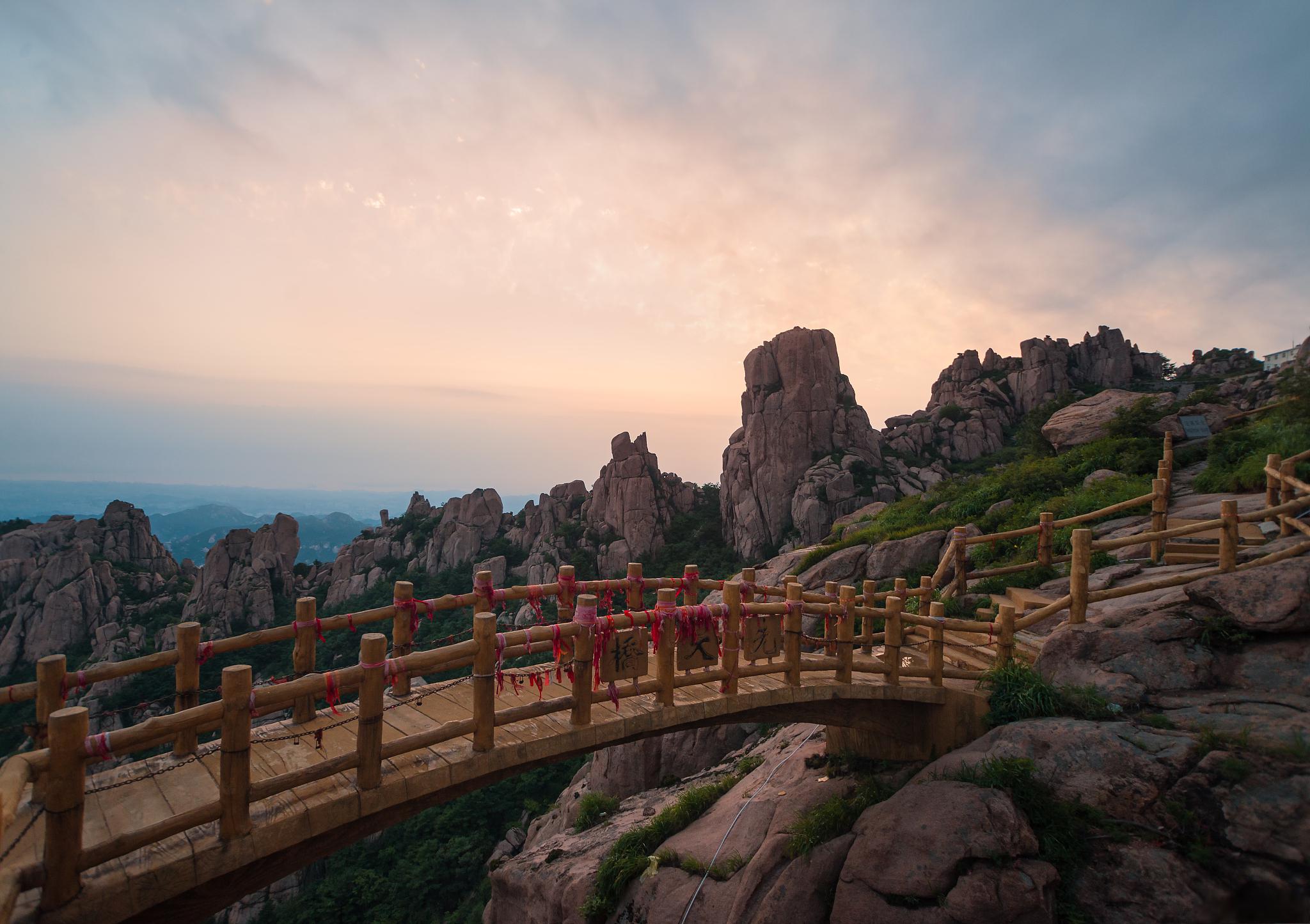 嵖岈山,河南秋意胜地 嵖岈山,坐落在河南省遂平县