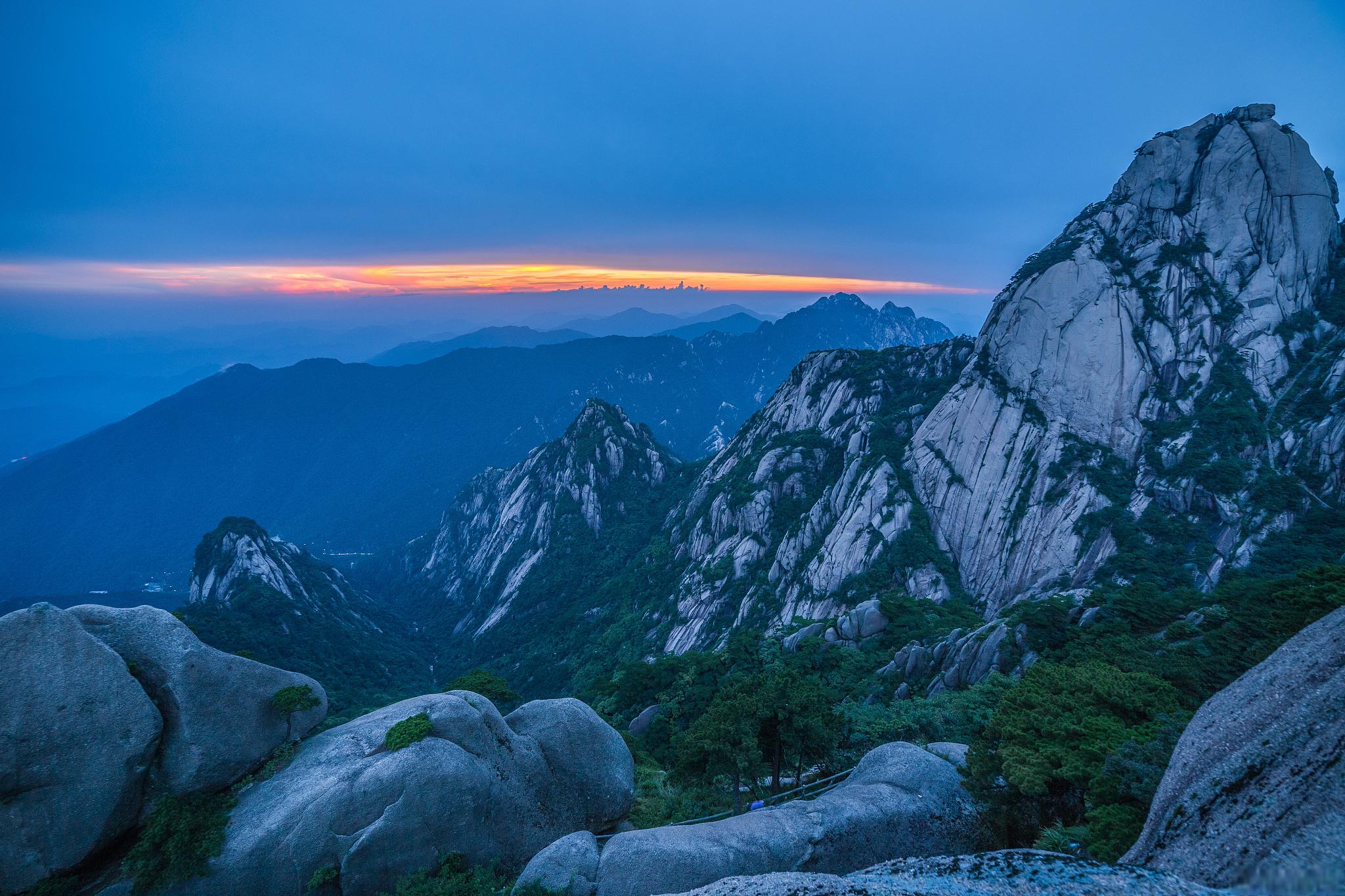 黄山旅游景点盘点 黄山是中国著名的风景名胜区之一,拥有众多著名景点