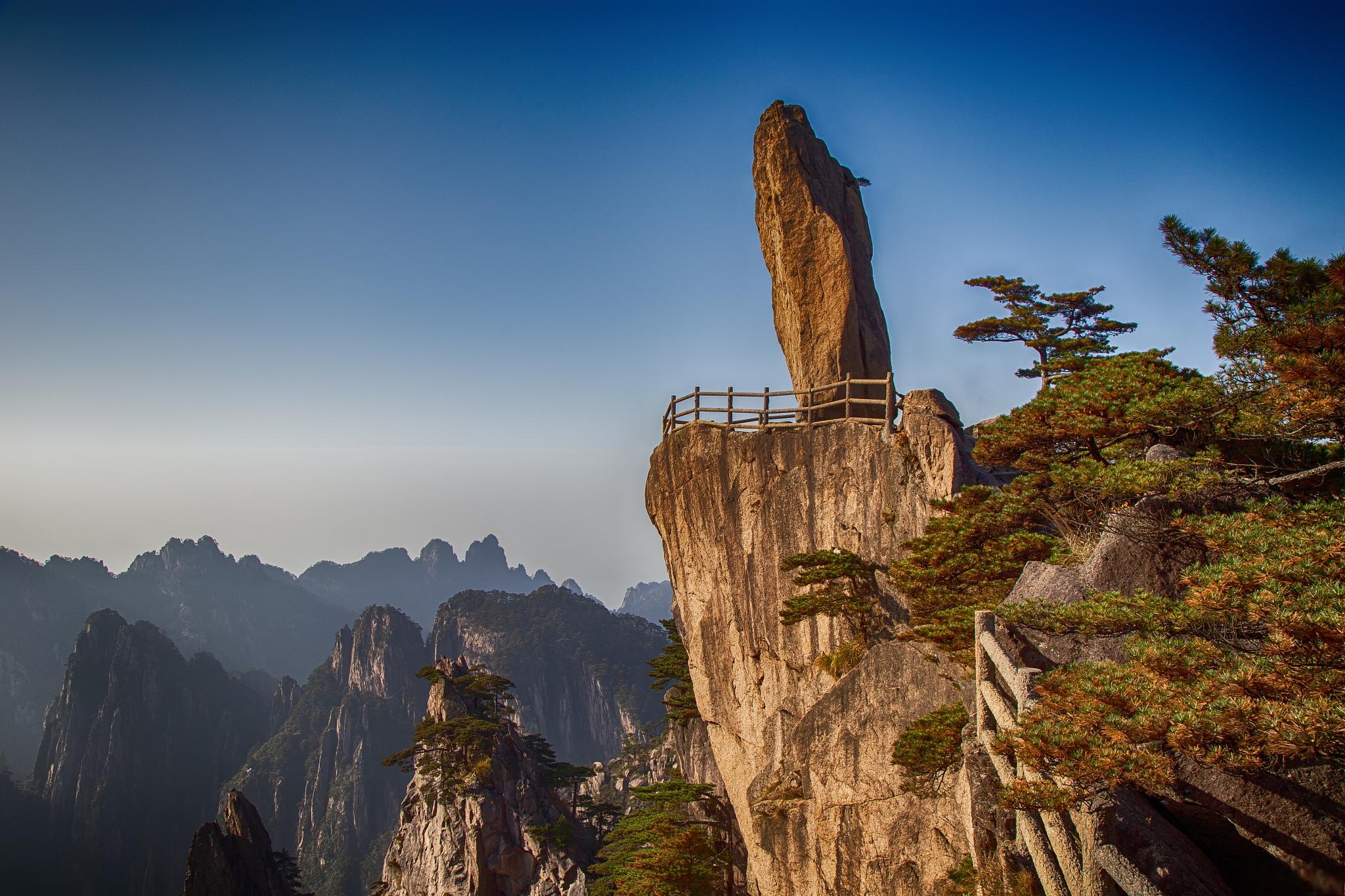 黄山旅游景点盘点 黄山是中国著名的风景名胜区之一,拥有众多著名景点