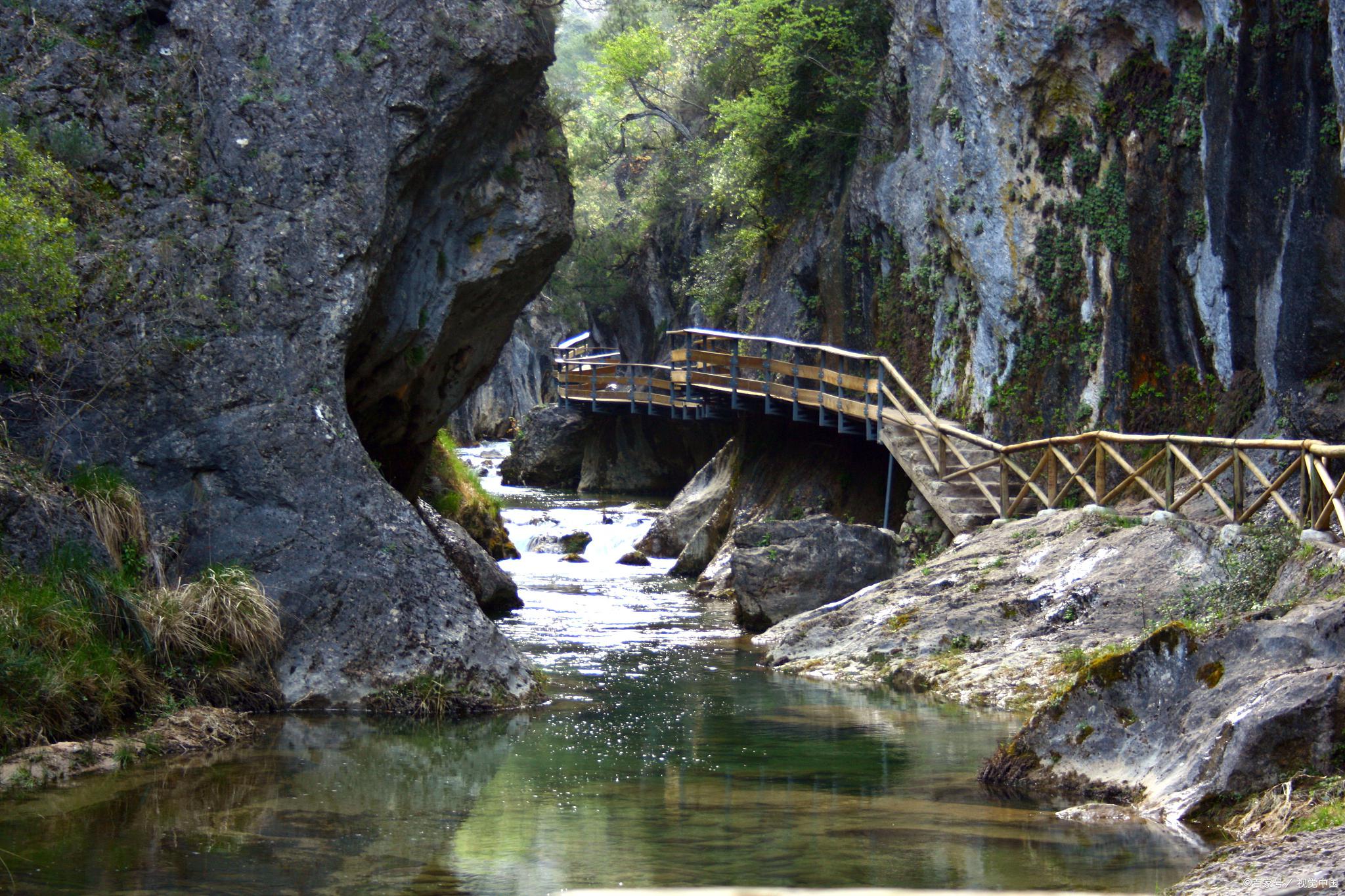 房县旅游景点详细介绍 房县,位于湖北省十堰市,是一个有着悠久历史和