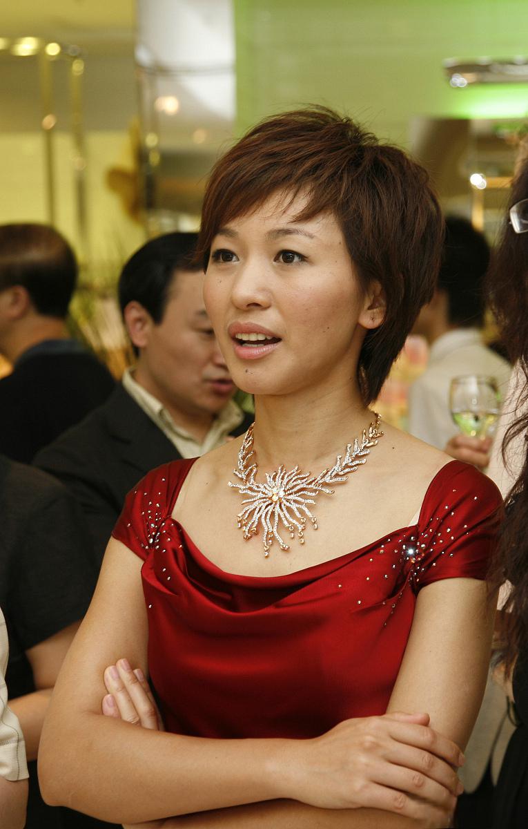 欧阳夏丹:单身生活的自由与独立 前央视主持人欧阳夏丹近日在个人社交