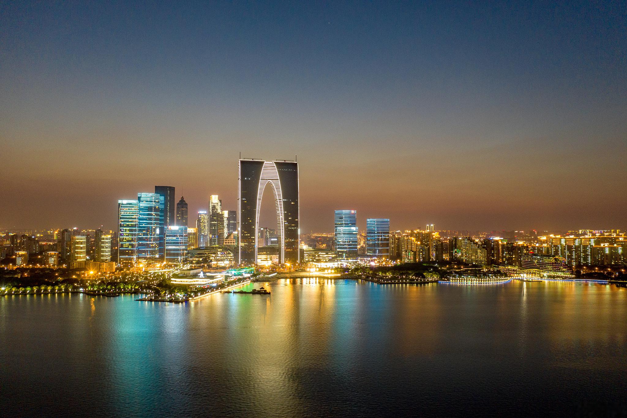 苏州平江路景点排队现象 苏州是一个历史悠久的城市,拥有着众多的旅游