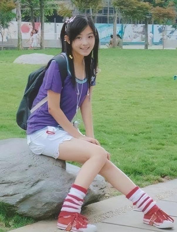 15岁走红,"艳照"事件前程尽毁 张含韵因《超级女声》一夜成名,但"艳照