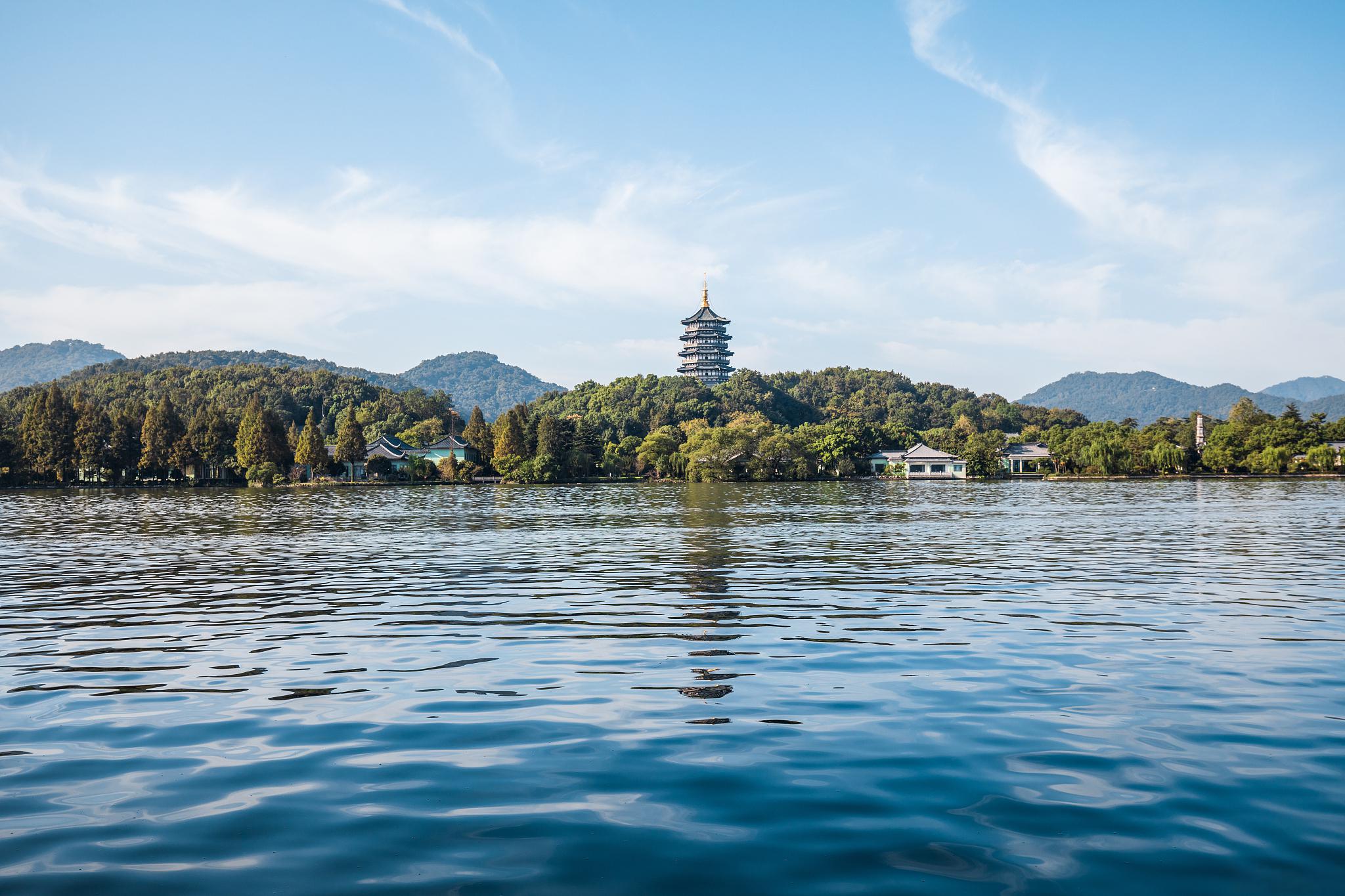 惠州西湖和杭州西湖的对比 惠州西湖和杭州西湖是中国两个著名的湖泊