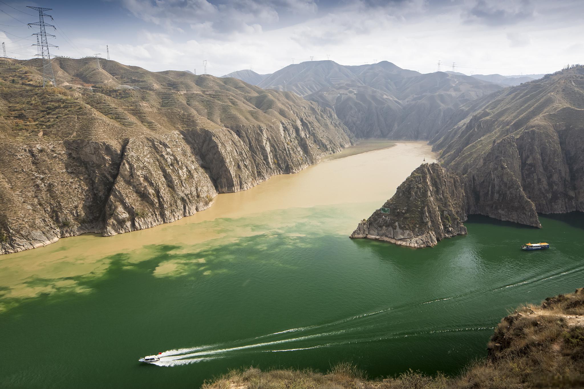 旅游攻略 济源黄河三峡,位于中国河南省济源市,是黄河上游的重要景区