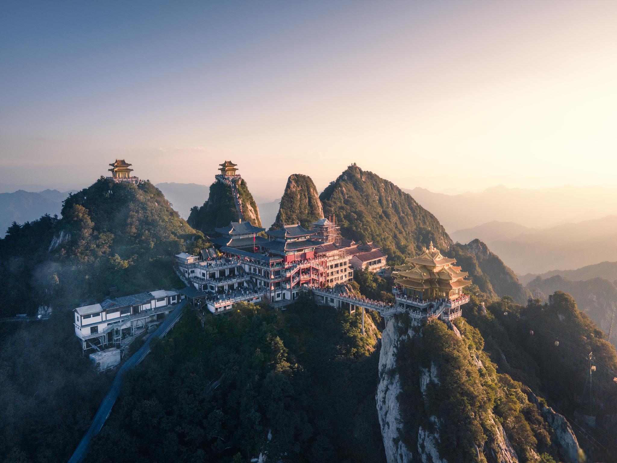 中国佛教四大名山 中国佛教四大名山,每一座都有着独特的地理环境和