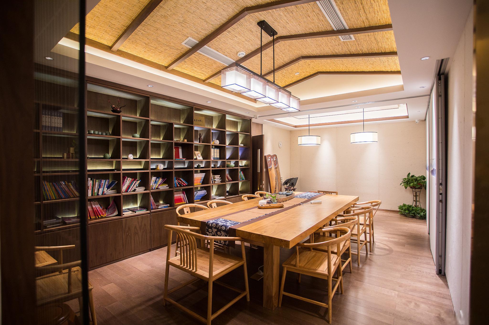 常见的茶馆装修设计要点 96主题选择 确定茶馆的主题,例如传统,现代