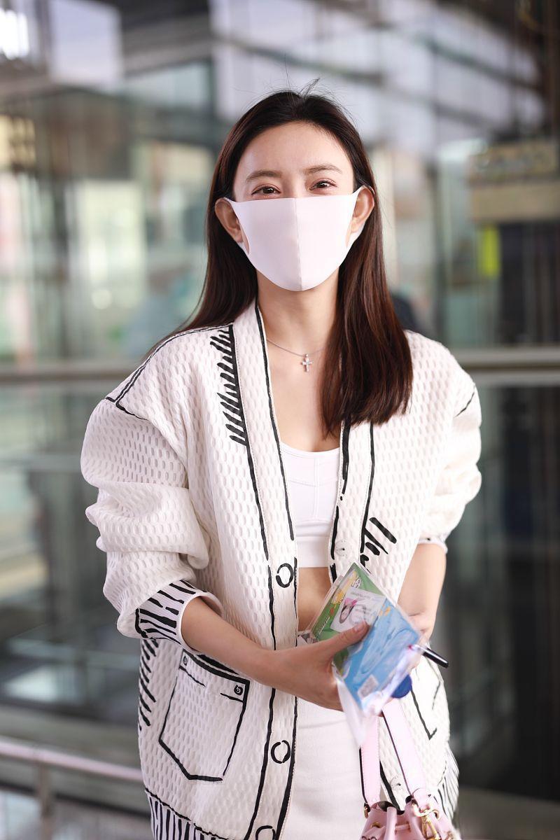 岳云鹏没认出来素颜的孟子义 岳云鹏和孟子义首次合作,两人都是郭德纲