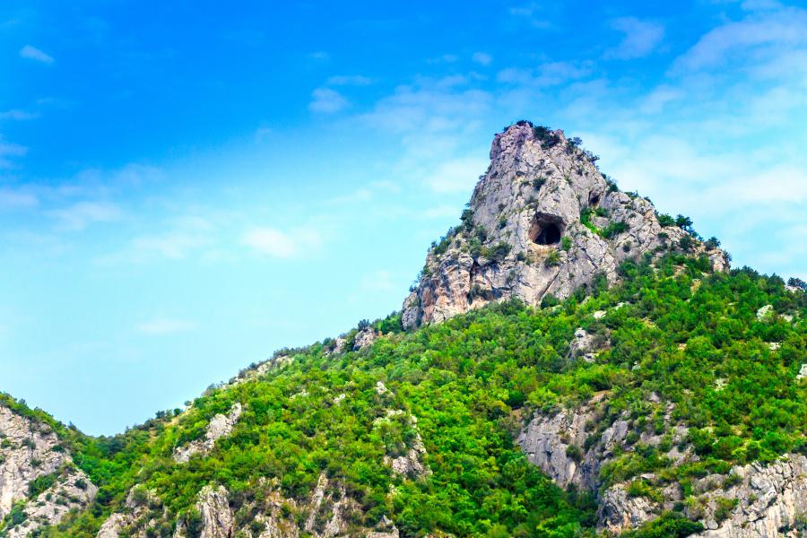 鸡西麒麟山风景区旅游攻略 鸡西麒麟山风景区是一个集自然风光,历史