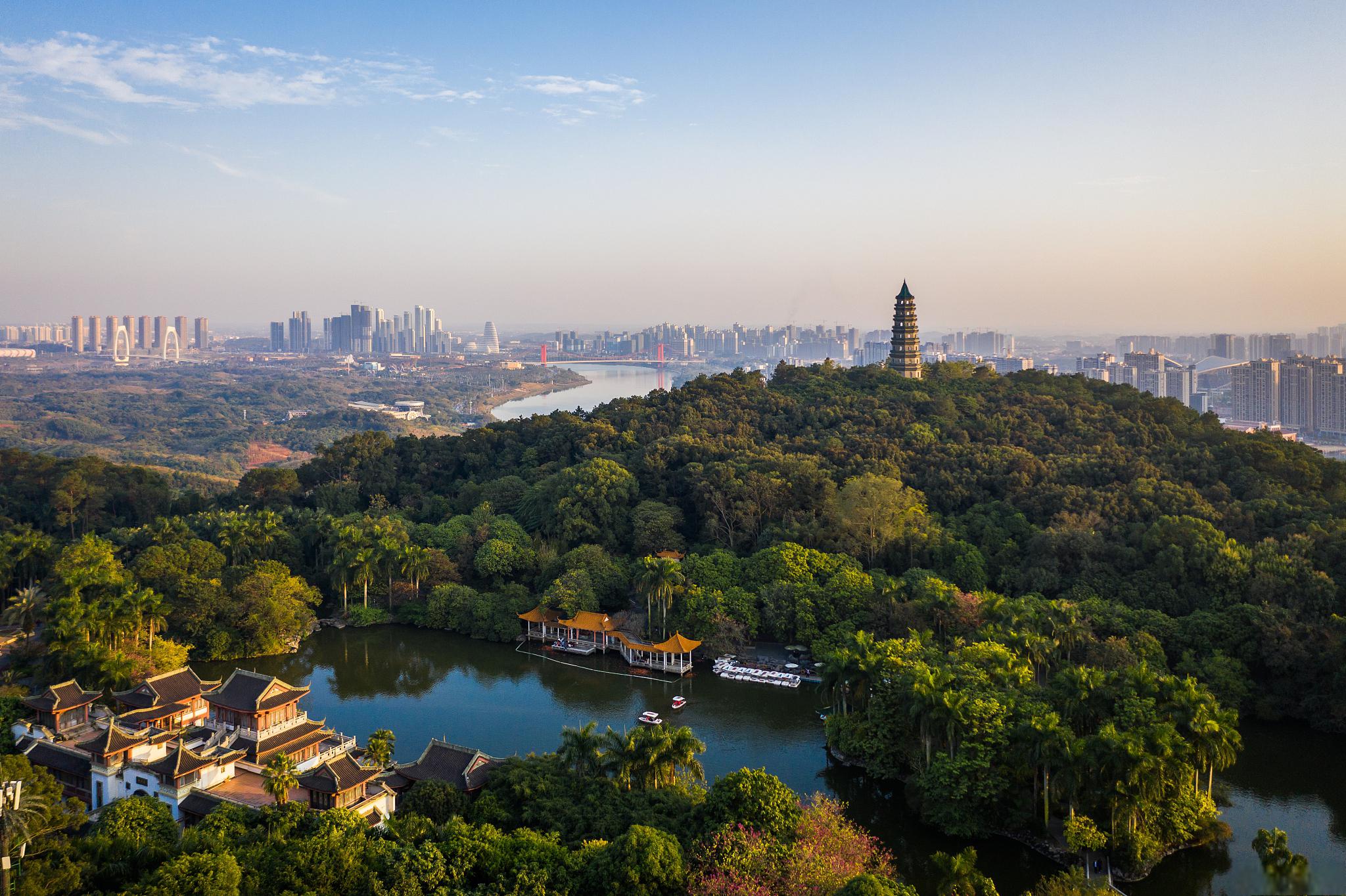 广西十佳旅游景区 广西壮族自治区位于中国南疆,以其独特的地貌,多样