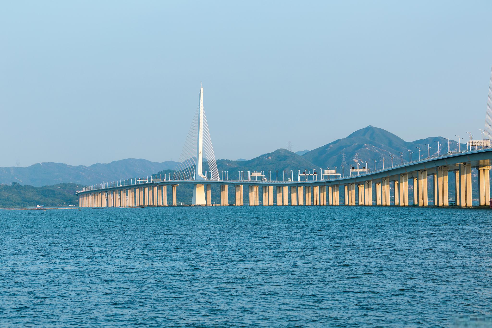 南澳大桥旅游攻略 汕头市南澳大桥位于广东省汕头市,是连接皮屿岛与