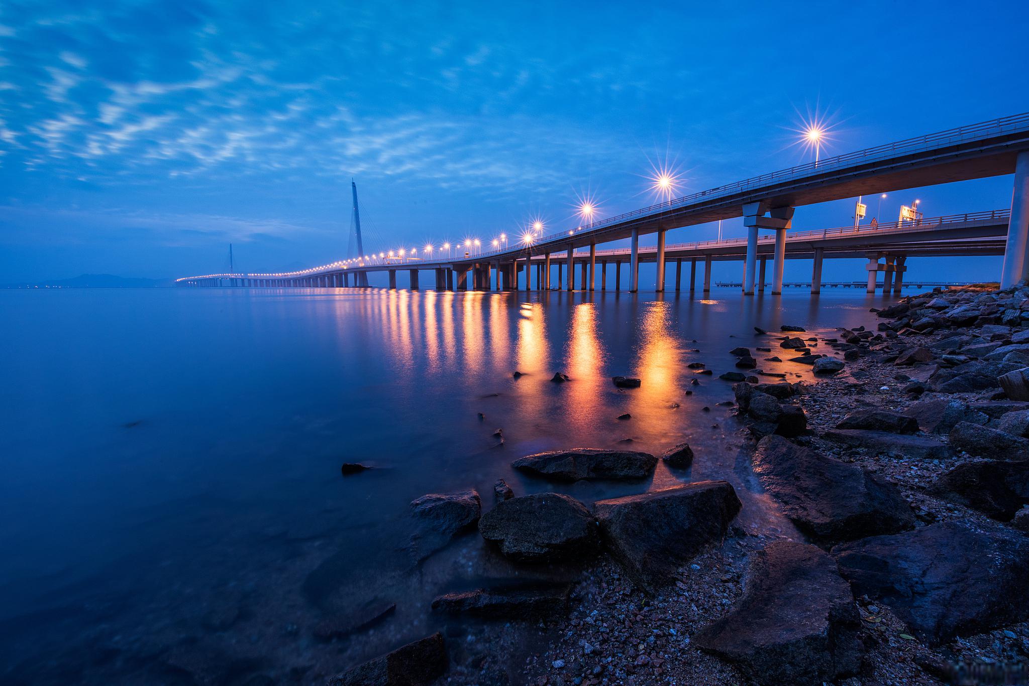 南澳大桥旅游攻略 汕头市南澳大桥位于广东省汕头市,是连接皮屿岛与