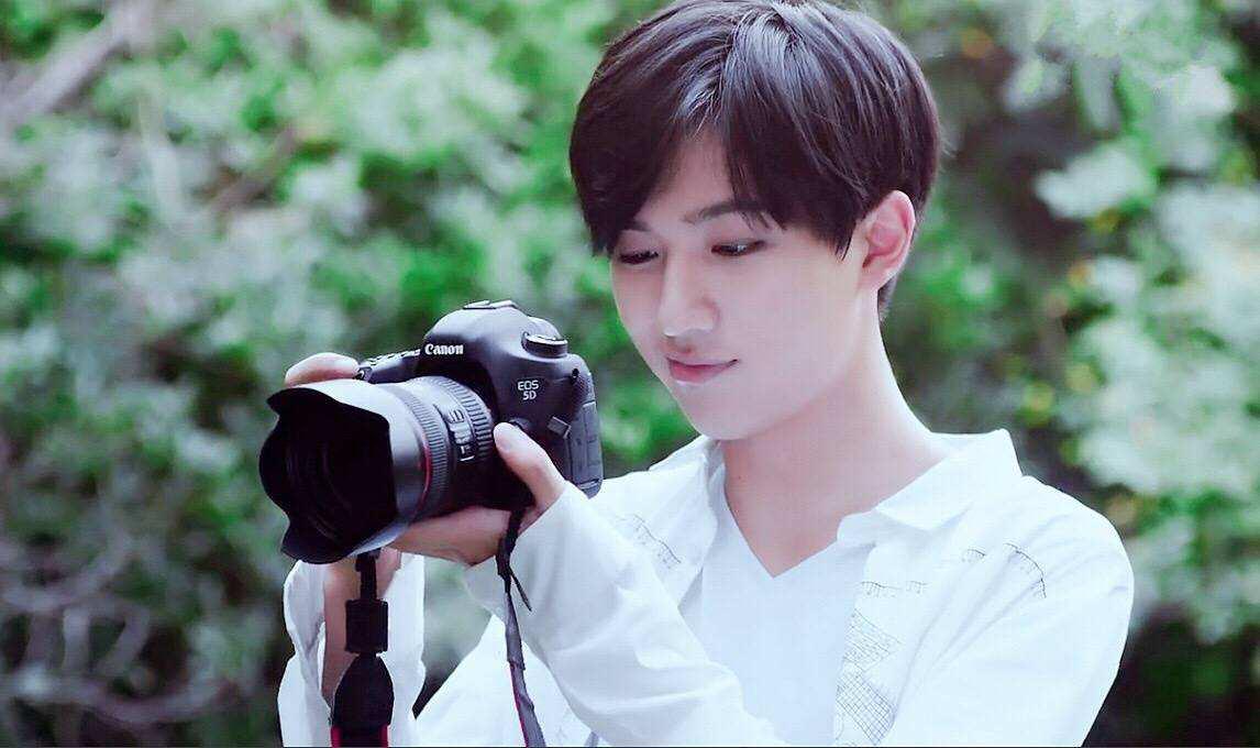 李宏毅恋情传闻真相大白 李宏毅在社交媒体上发文否认恋情传闻,强调