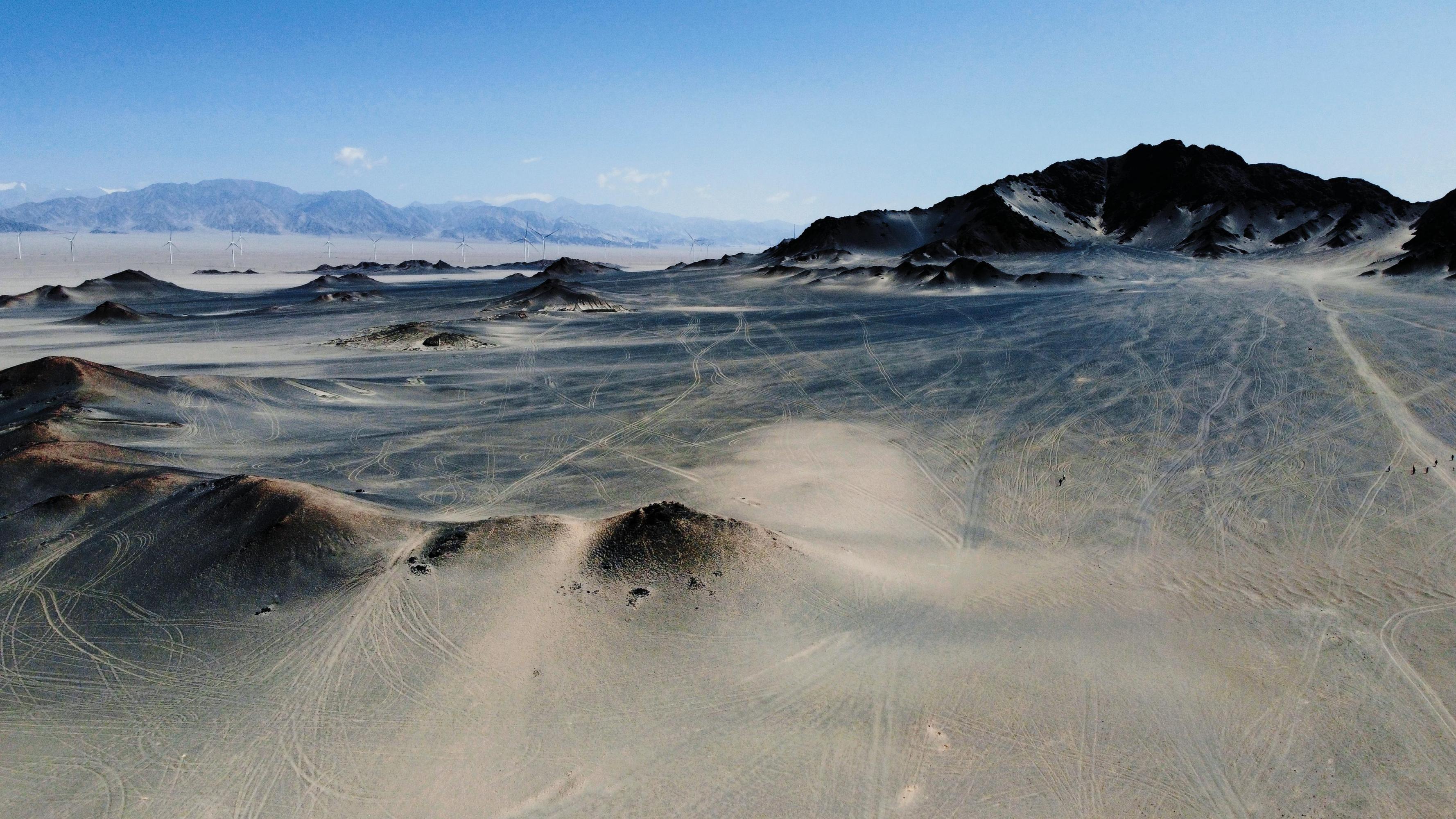黑独山:宇宙的颜色 孤独的水墨画,极致的黑与白,西