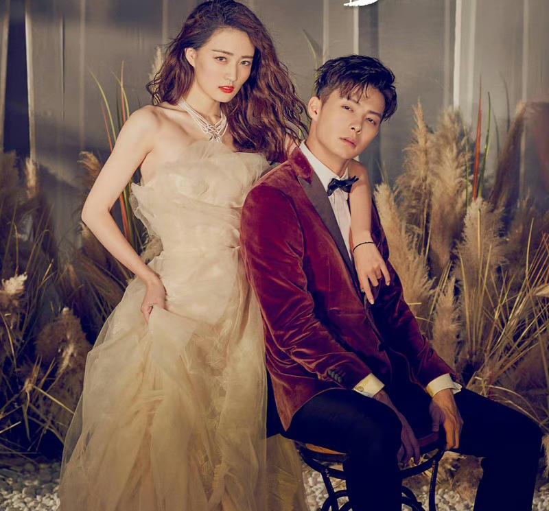 张铭恩和徐璐的分手 张铭恩和徐璐的恋情曾经备受关注,张铭恩将徐璐视