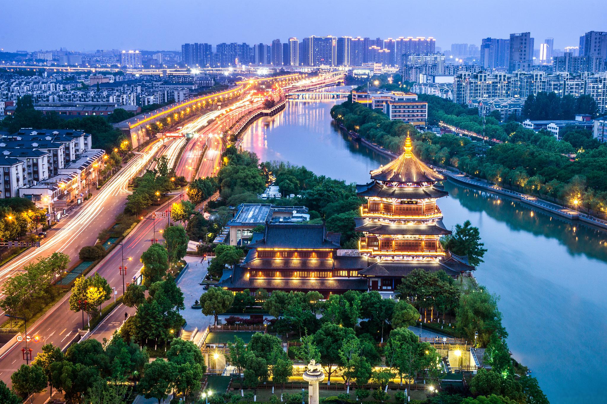 淮安亲子游玩攻略 淮安是一个适合亲子游玩的城市,有许多有趣的景点和