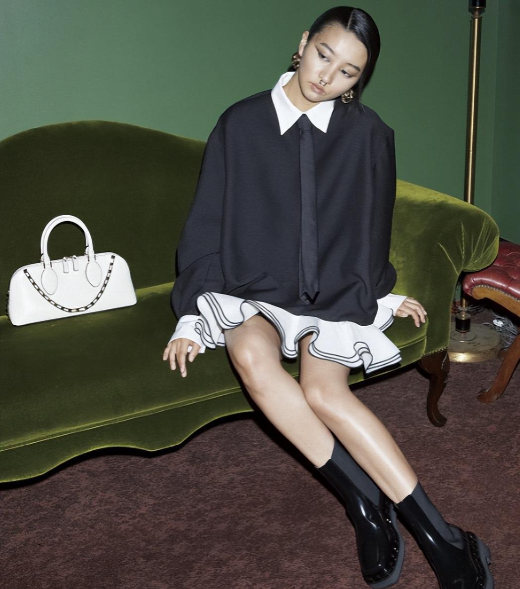 20岁木村光希广告翻车 木村光希的广告剧照再次翻车,引发了公众的广泛