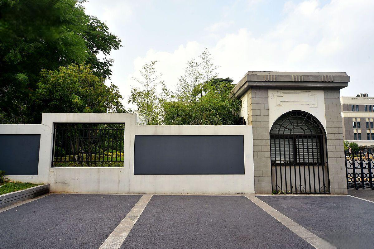 农村大门口设计应该怎么做 农村大门口设计应简洁,自然,功能性强.