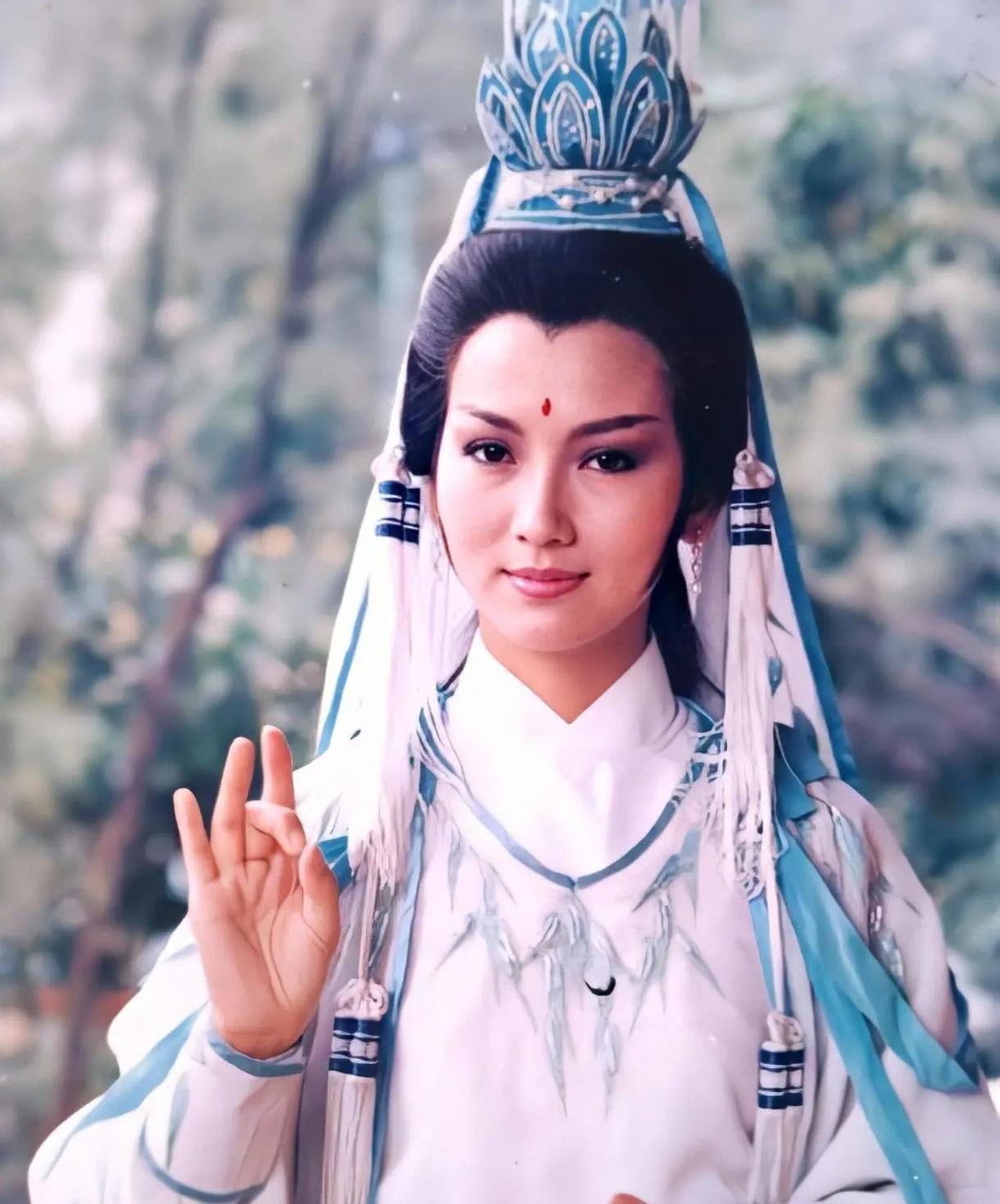 盘点28位观音扮演者 观音菩萨端庄慈祥,手持净瓶,共有28位观音扮演者