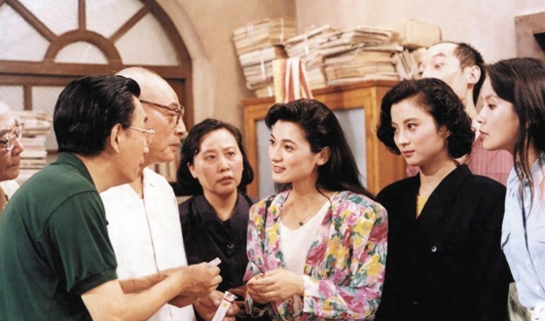 丁芯的命运 丁芯是一位坚强而勇敢的女人,她的故事充满着情感的曲折和